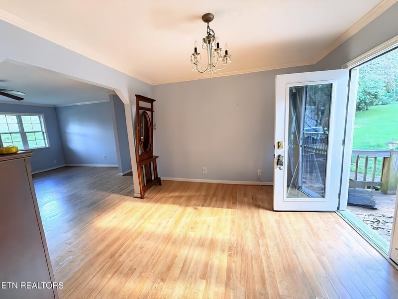 272 Cowan Ln, Lafollette, TN 37766