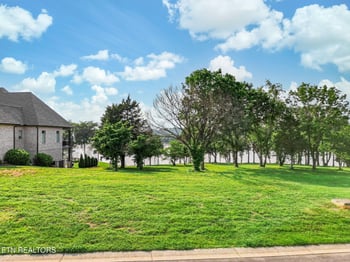 272 Edgewater Way, Lenoir City, TN 37772