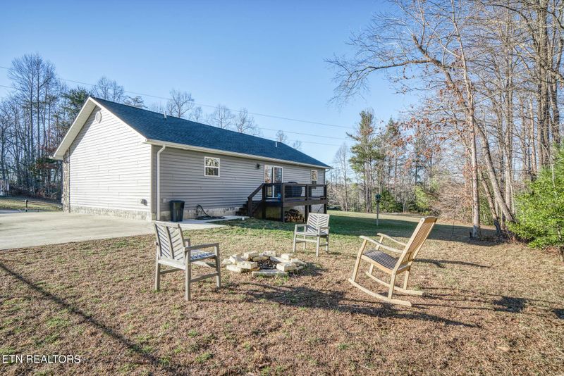 272 Ferry Bend Trl, Crossville, TN 38571
