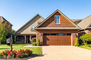 272 Savannah Park Dr, Maryville, TN 37803