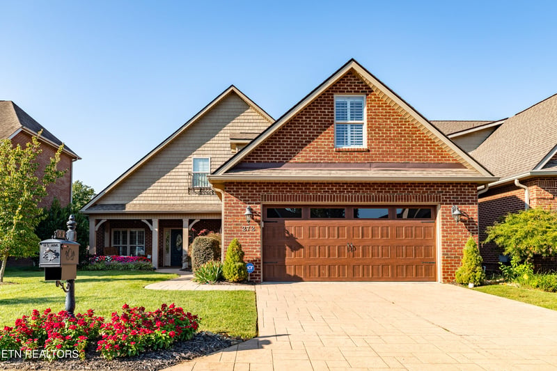 272 Savannah Park Dr, Maryville, TN 37803