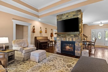 272 Savannah Park Dr, Maryville, TN 37803