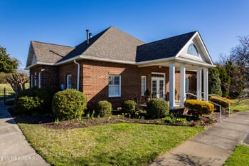 272 Savannah Park Dr, Maryville, TN 37803