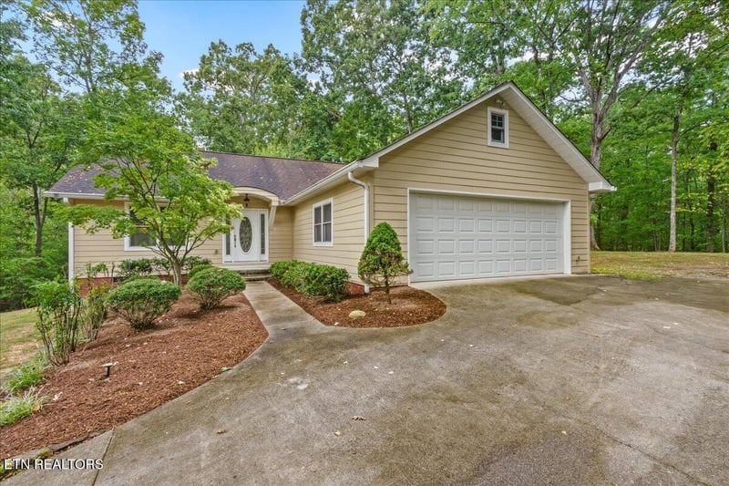 272 Woodhaven Dr, Vonore, TN 37885