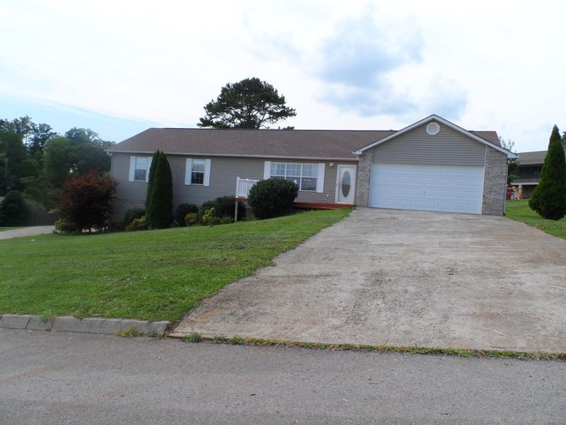 2720 Barnes Blvd #1, Sevierville, TN 37876