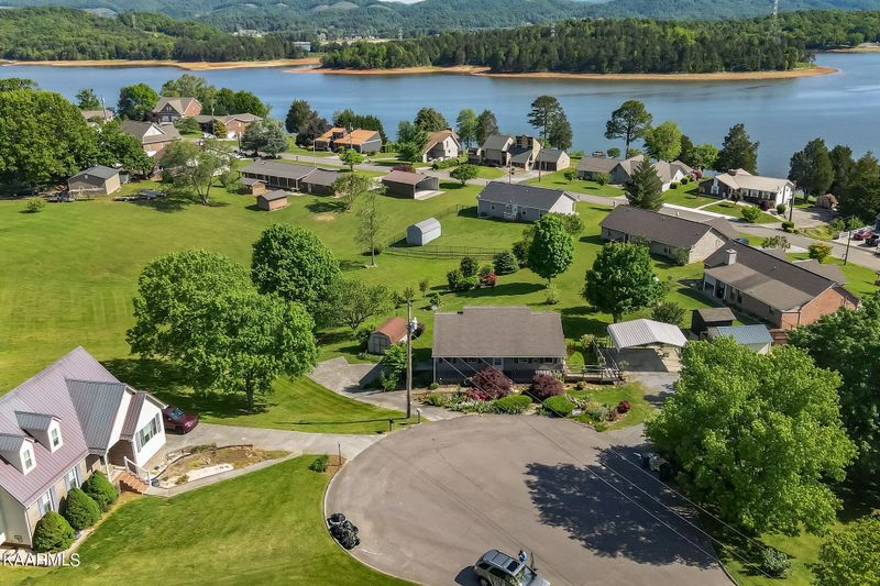 2720 Cannon Cir, Morristown, TN 37814