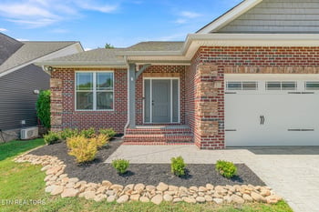 2721 Clay Top Ln, Knoxville, TN 37912