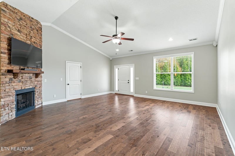 2721 Clay Top Ln, Knoxville, TN 37912