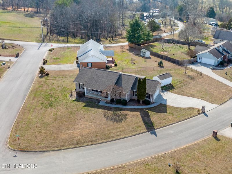 2721 Lady Bug Ln, Maryville, TN 37803