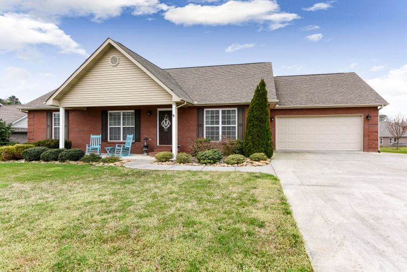 2723 Barsha Fields Ln, Maryville, TN 37804