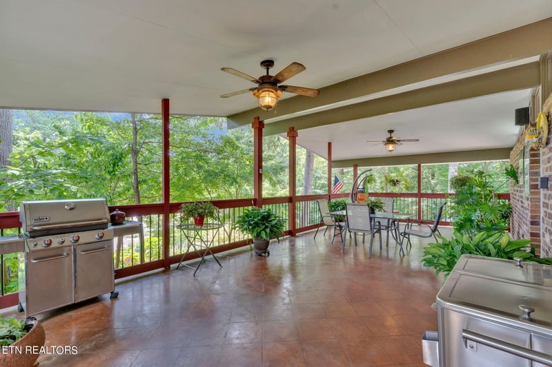 2723 Smallwood Dr, Knoxville, TN 37920