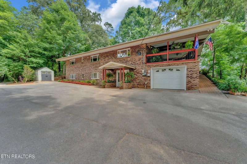 2723 Smallwood Dr, Knoxville, TN 37920
