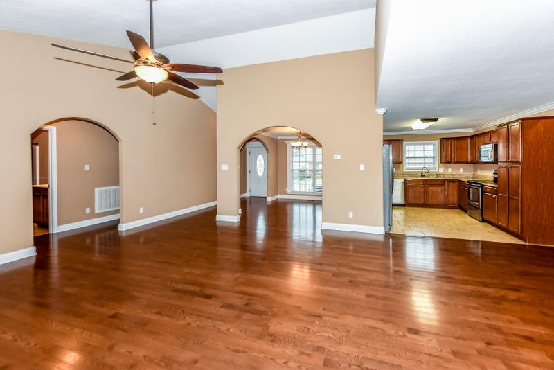 2724 Barsha Fields Ln, Maryville, TN 37804