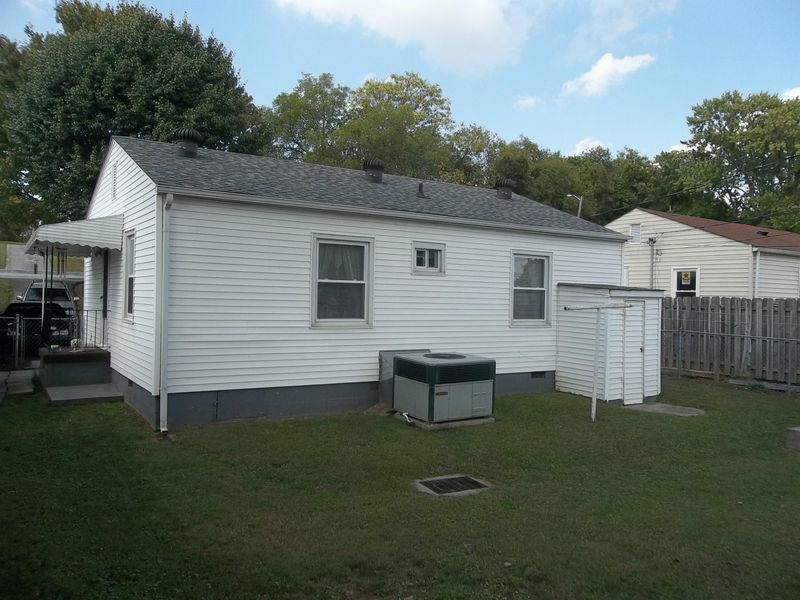 2724 Carson Ave, Knoxville, TN 37917