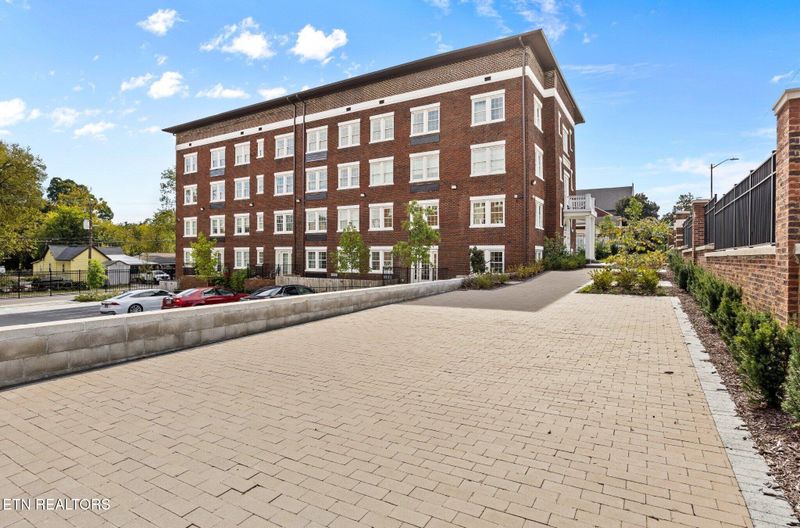 2724 E Magnolia Ave #202, Knoxville, TN 37914