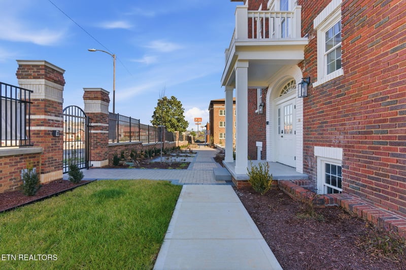 2724 E Magnolia Ave #205, Knoxville, TN 37914