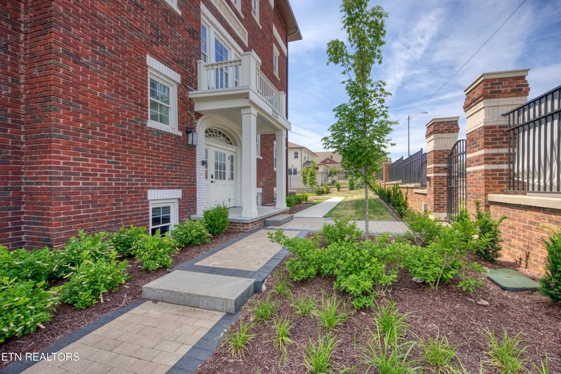 2724 E Magnolia Ave #402, Knoxville, TN 37914