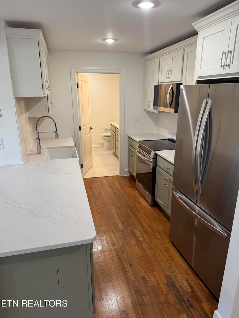 2724 E Magnolia Ave #404, Knoxville, TN 37914