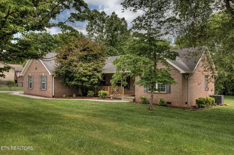 2726 Ashton Ln, Sevierville, TN 37876
