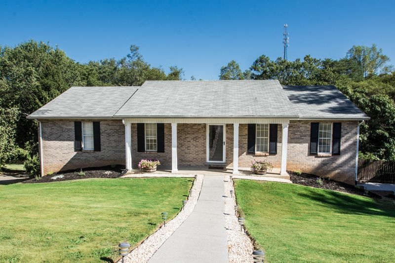 2726 Rambling Rd, Maryville, TN 37801
