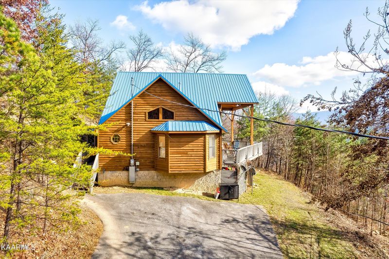 2727 Overholt Tr, Sevierville, TN 37862