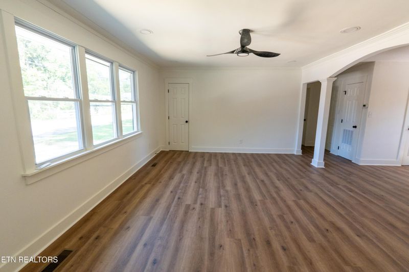 2728 Arbor Pl, Knoxville, TN 37917