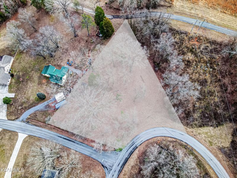 2728 Brooksview Rd, Lenoir City, TN 37772