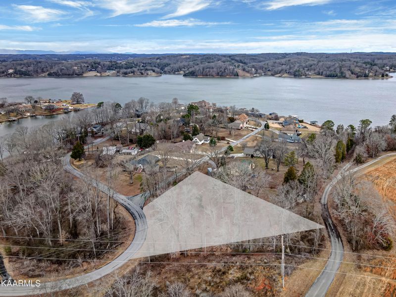 2728 Brooksview Rd, Lenoir City, TN 37772