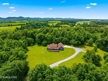 2728 Sweetwater Vonore Rd, Sweetwater, TN 37874