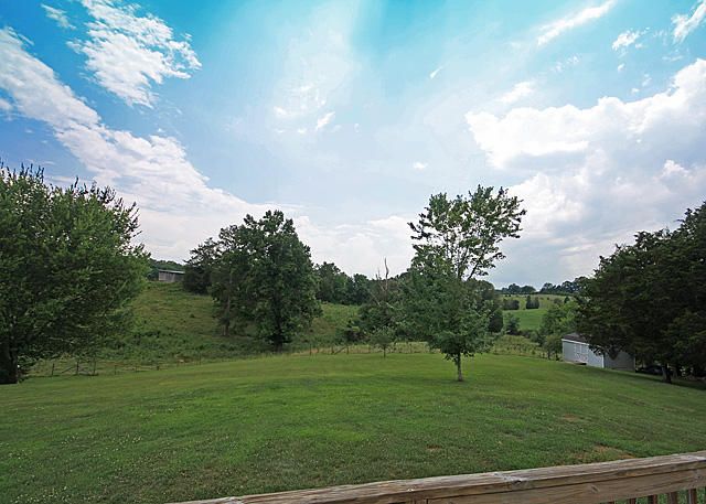 2729 Meadow Crest Ln, Sevierville, TN 37876