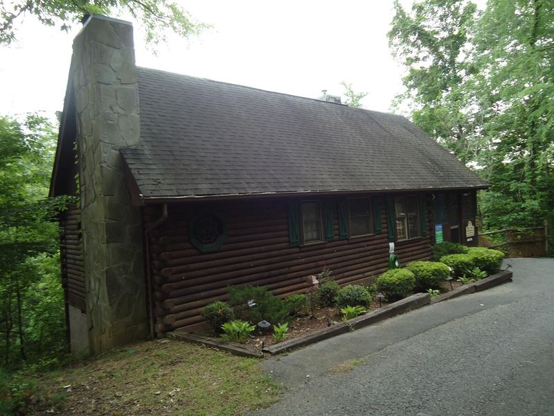 273 Cherokee Path Way, Sevierville, TN 37876