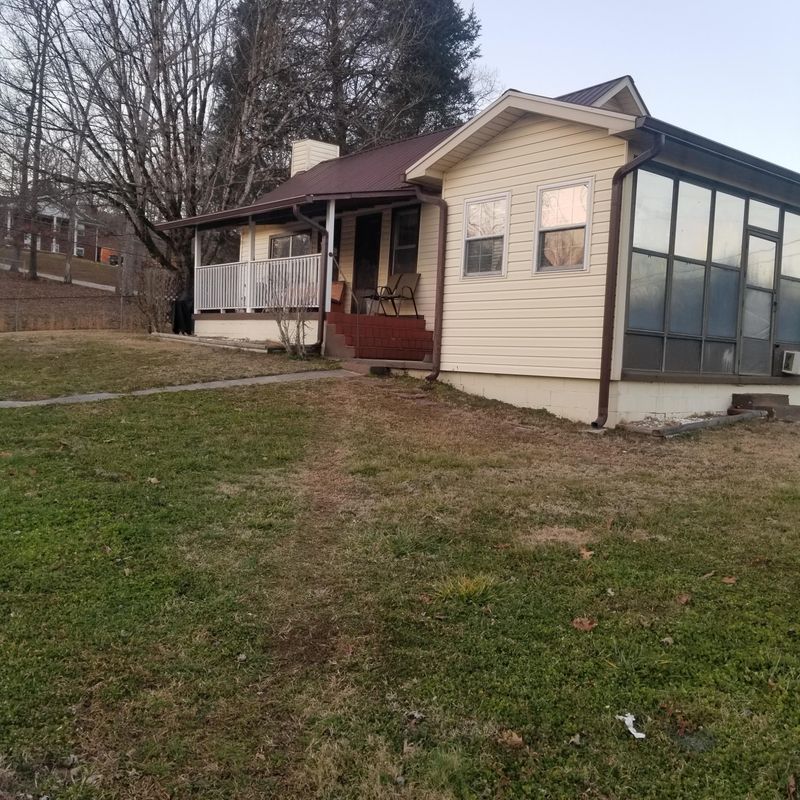273 Walnut Grove Rd, Kingston, TN 37763