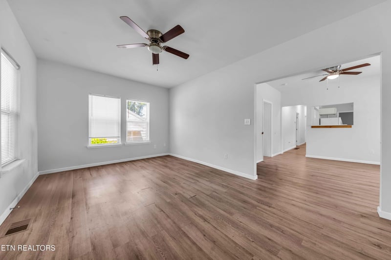 2730 Barton St, Knoxville, TN 37917