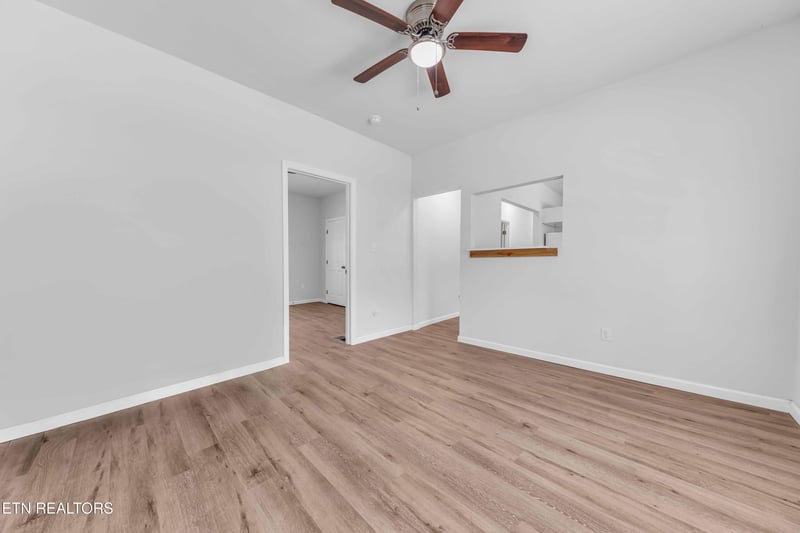 2730 Barton St, Knoxville, TN 37917