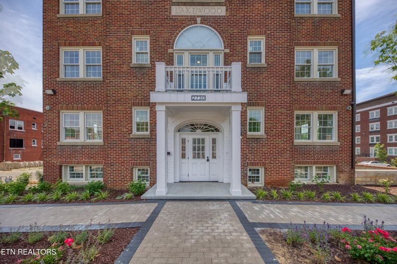 2730 E Magnolia Ave #303, Knoxville, TN 37914