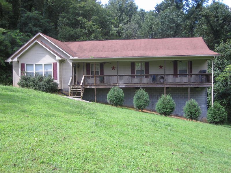 2732 Highland Cir, Kodak, TN 37764