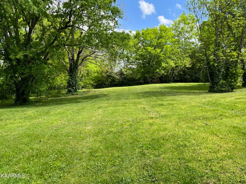 2733 E Broadway Ave, Maryville, TN 37804
