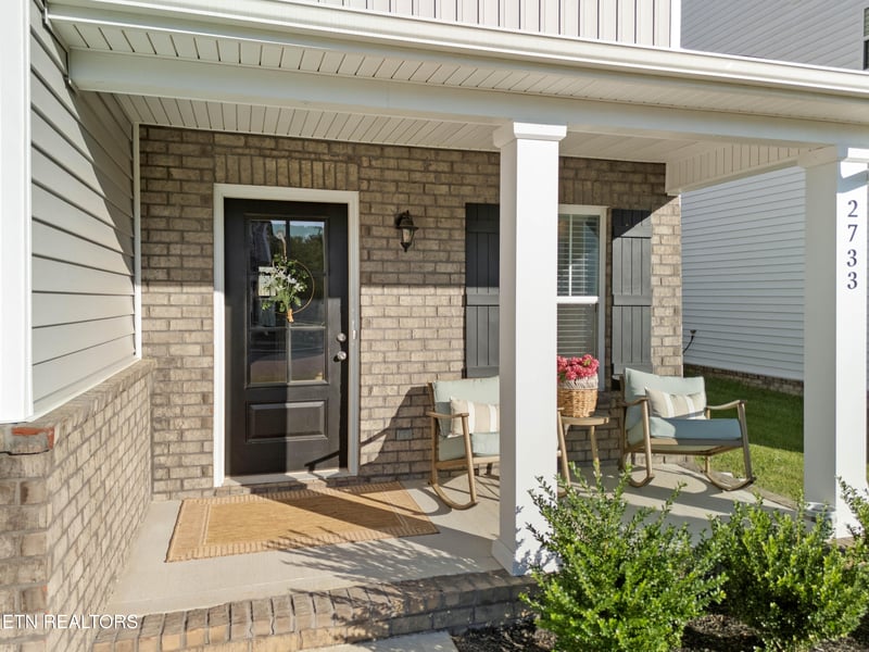 2733 Farmhouse Dr, Maryville, TN 37803
