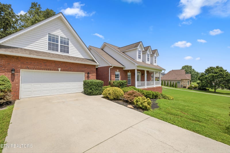 2733 Raylee Dr, Maryville, TN 37803