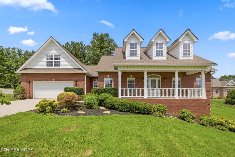 2733 Raylee Dr, Maryville, TN 37803
