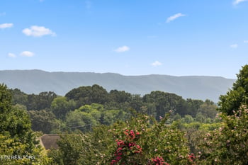 2733 Raylee Dr, Maryville, TN 37803