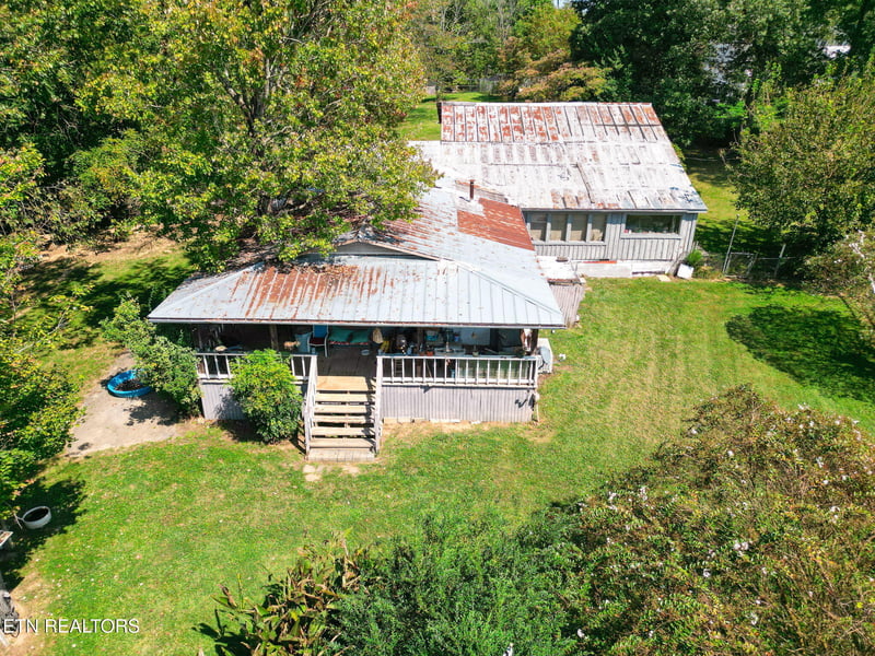2733 Shipe Rd, Mascot, TN 37806