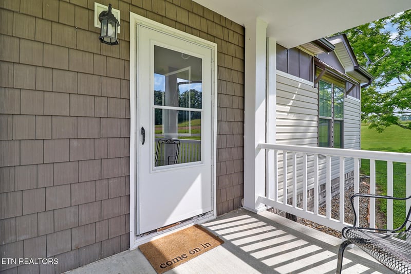 2734 Blaylock Rd, Crossville, TN 38572