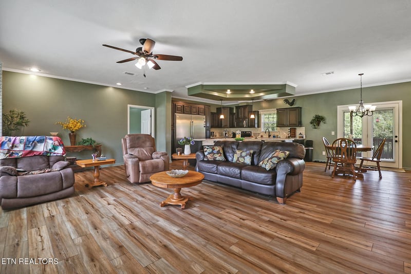 2734 Blaylock Rd, Crossville, TN 38572
