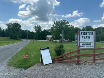 2734 Blaylock Rd, Crossville, TN 38572