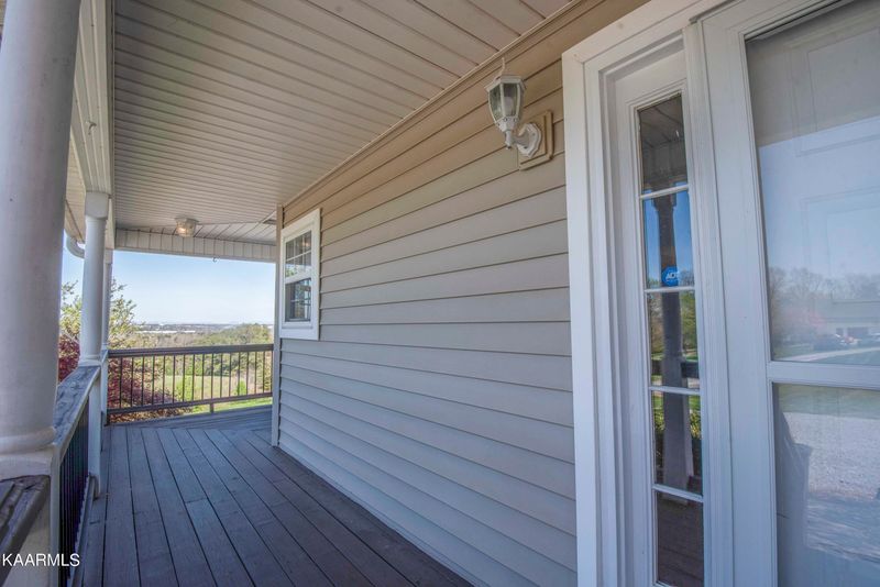 2735 Clover Hill Ridge Rd, Maryville, TN 37801