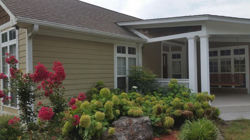 2735 Daffodil Ln, Mascot, TN 37806