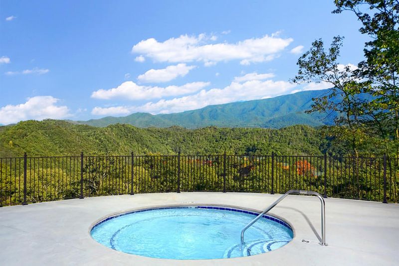 2735 Mountain Preserve Dr, Sevierville, TN 37862