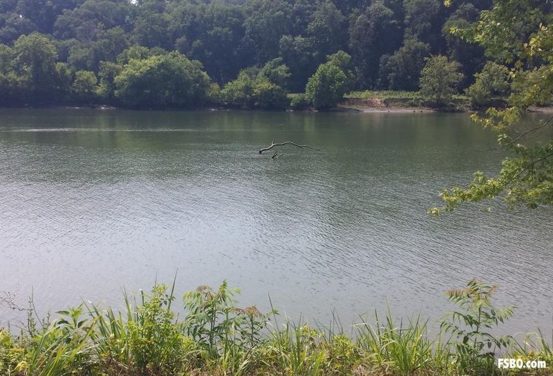 2736 River Island Blvd, Kodak, TN 37764
