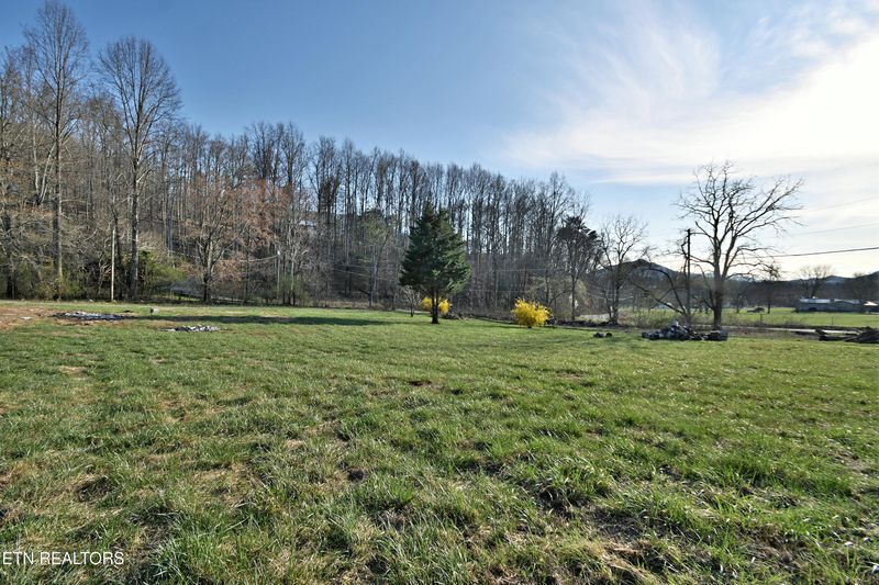 2737 Clabo Rd, Sevierville, TN 37862
